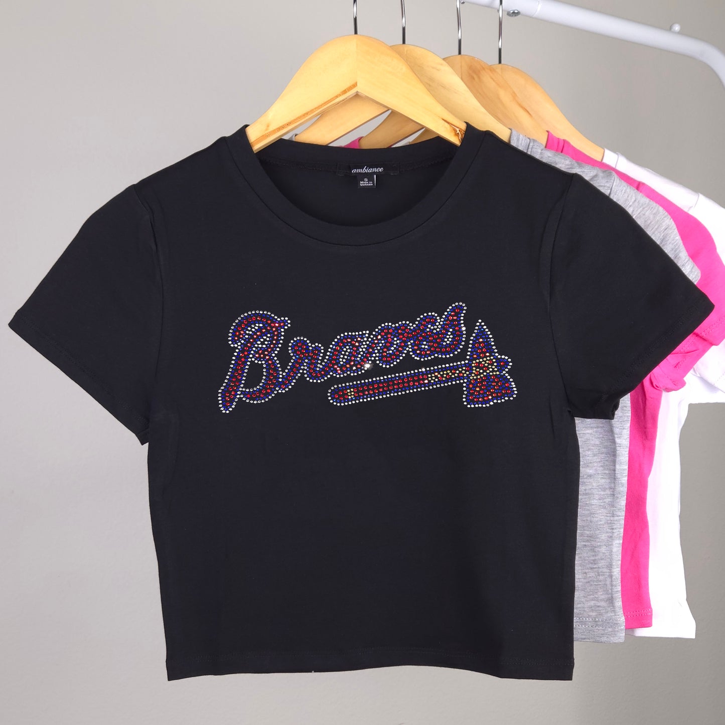 Atlanta Braves Rhinestone Cropped T-shirt