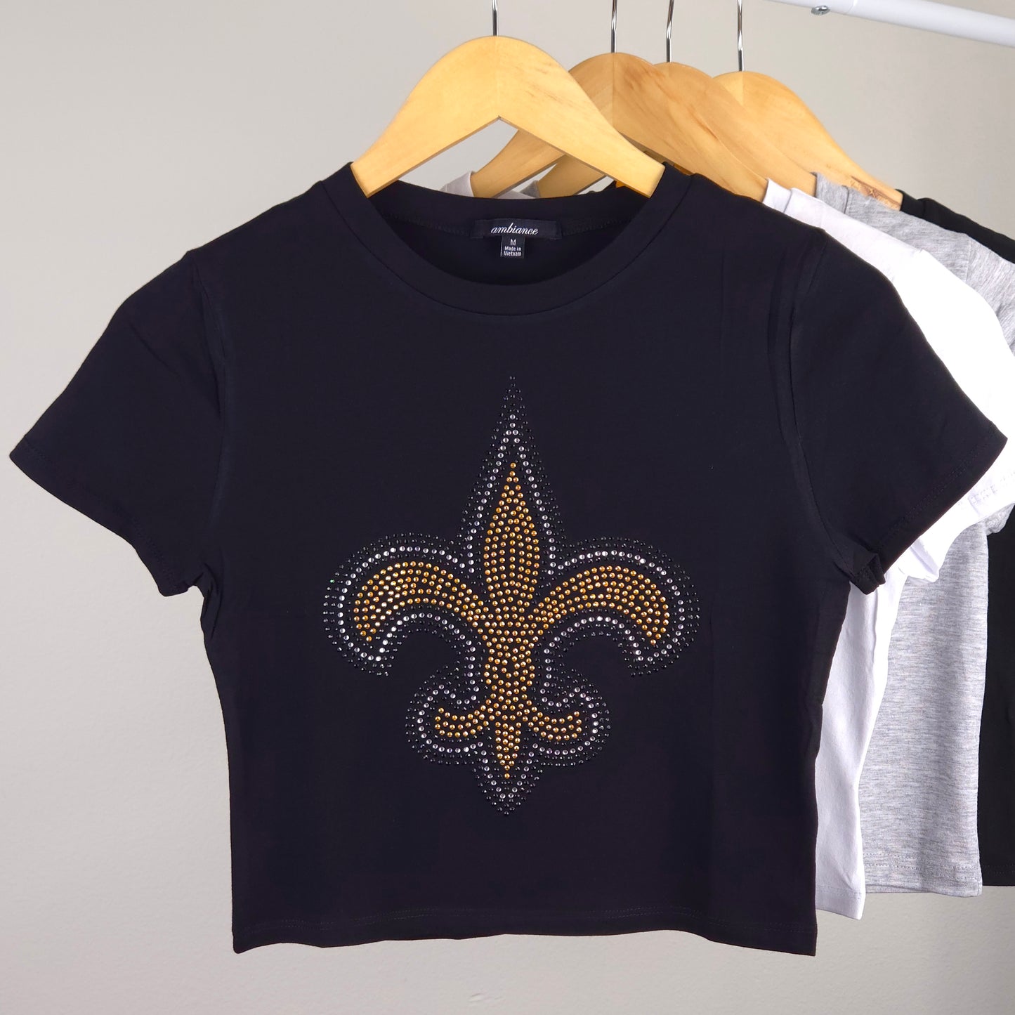 New Orleans Saints Rhinestone Cropped T-shirt